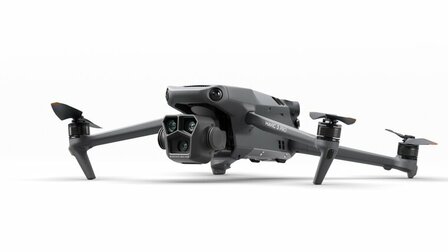 DJI Mavic 3 Pro Fly More Combo (DJI RC PRO)